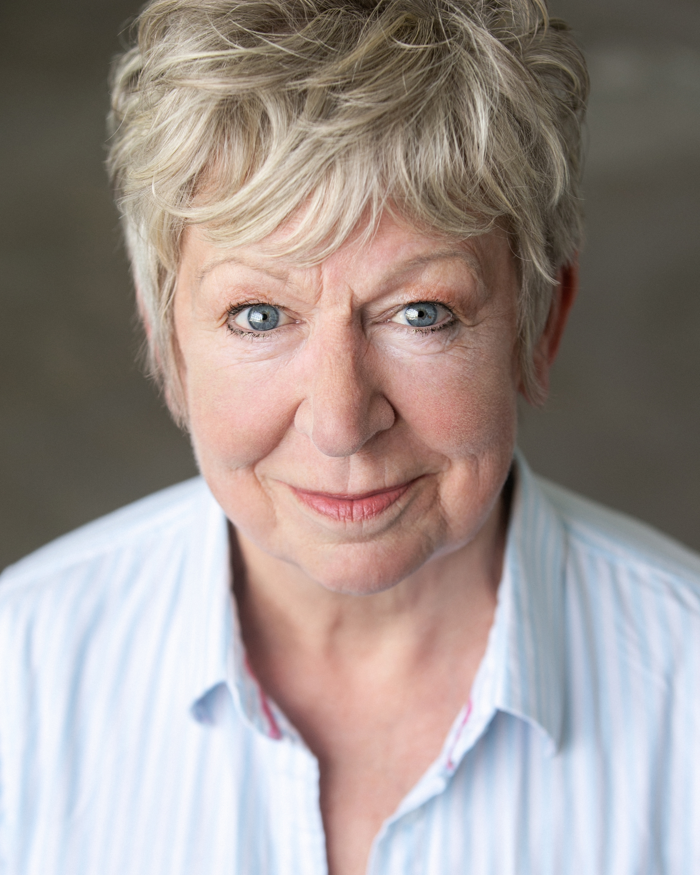 actor Joanna Bacon large photo