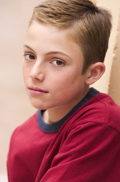 actor Alec Vigil large photo