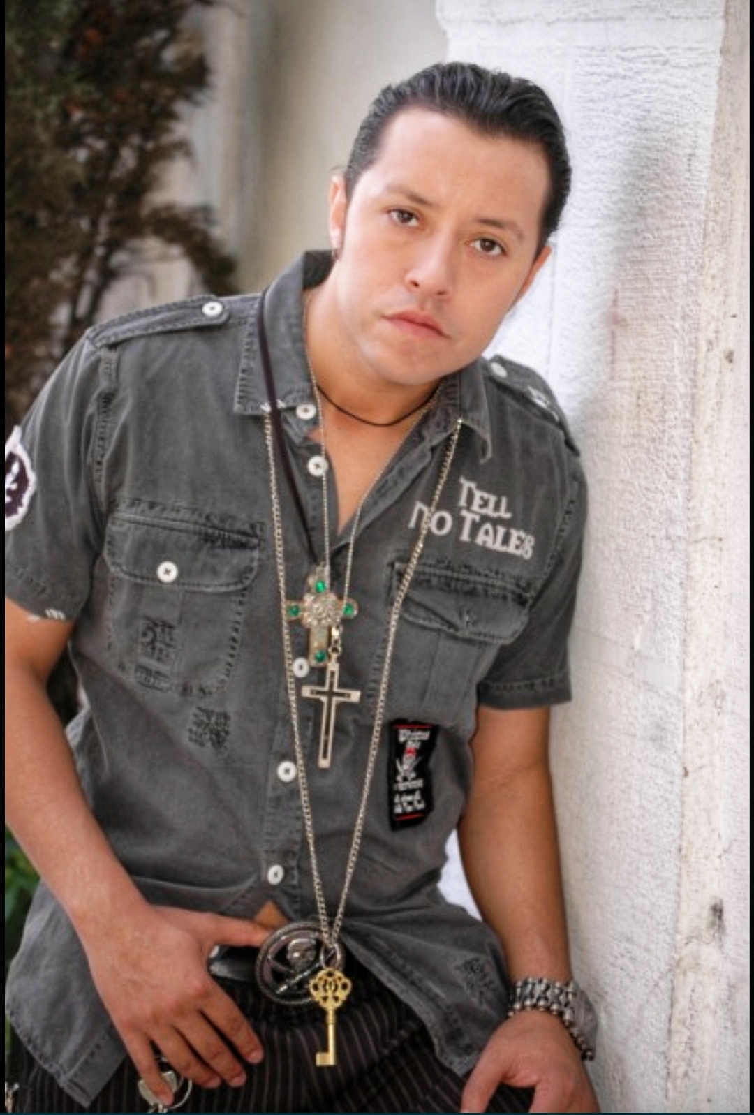 actor Carlos Ramirez large photo