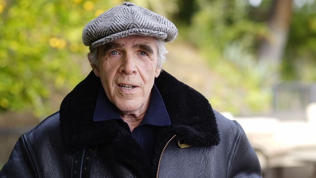 actor Robert Harvey large photo