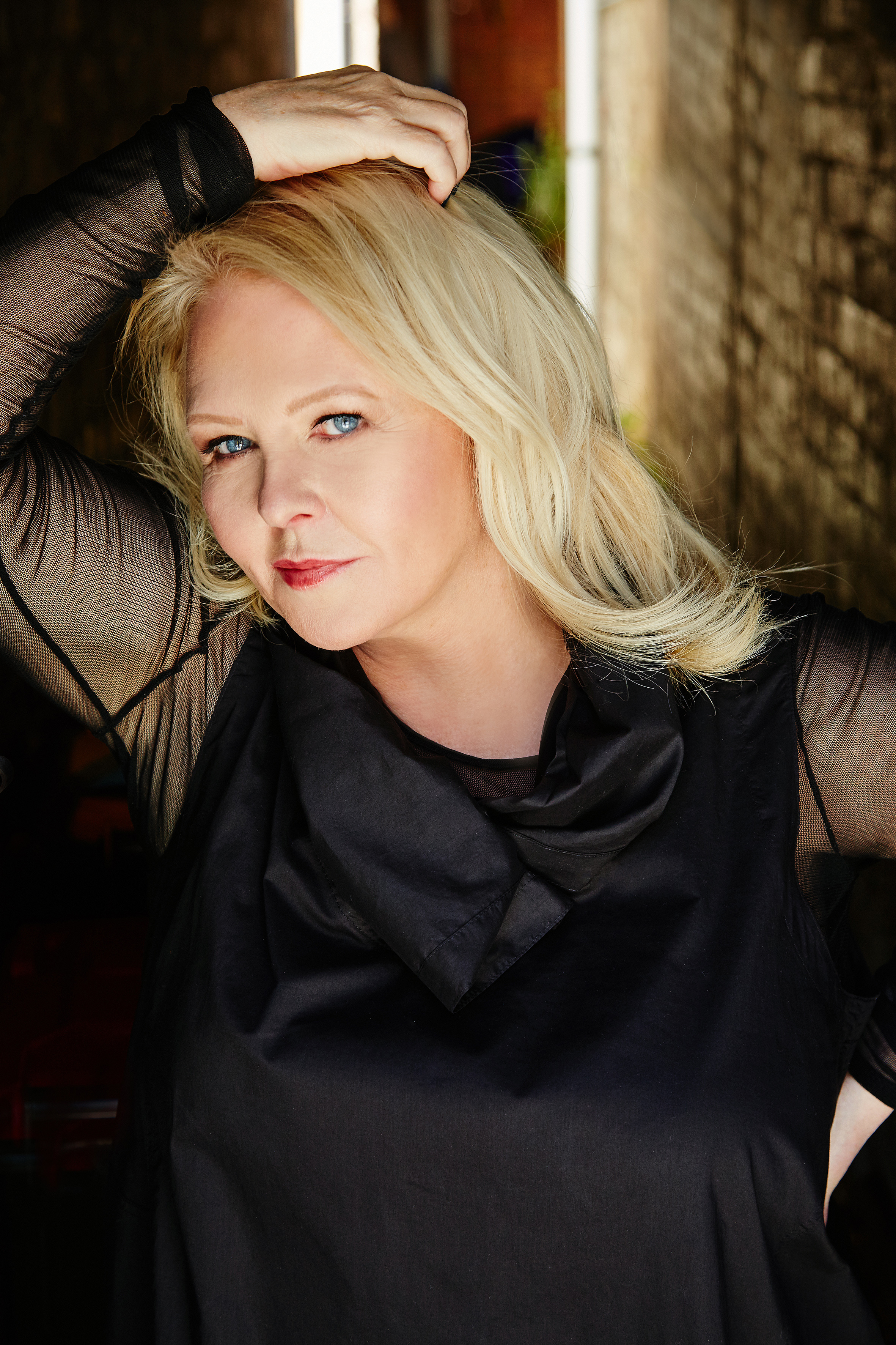 actor Denise Roberts large photo