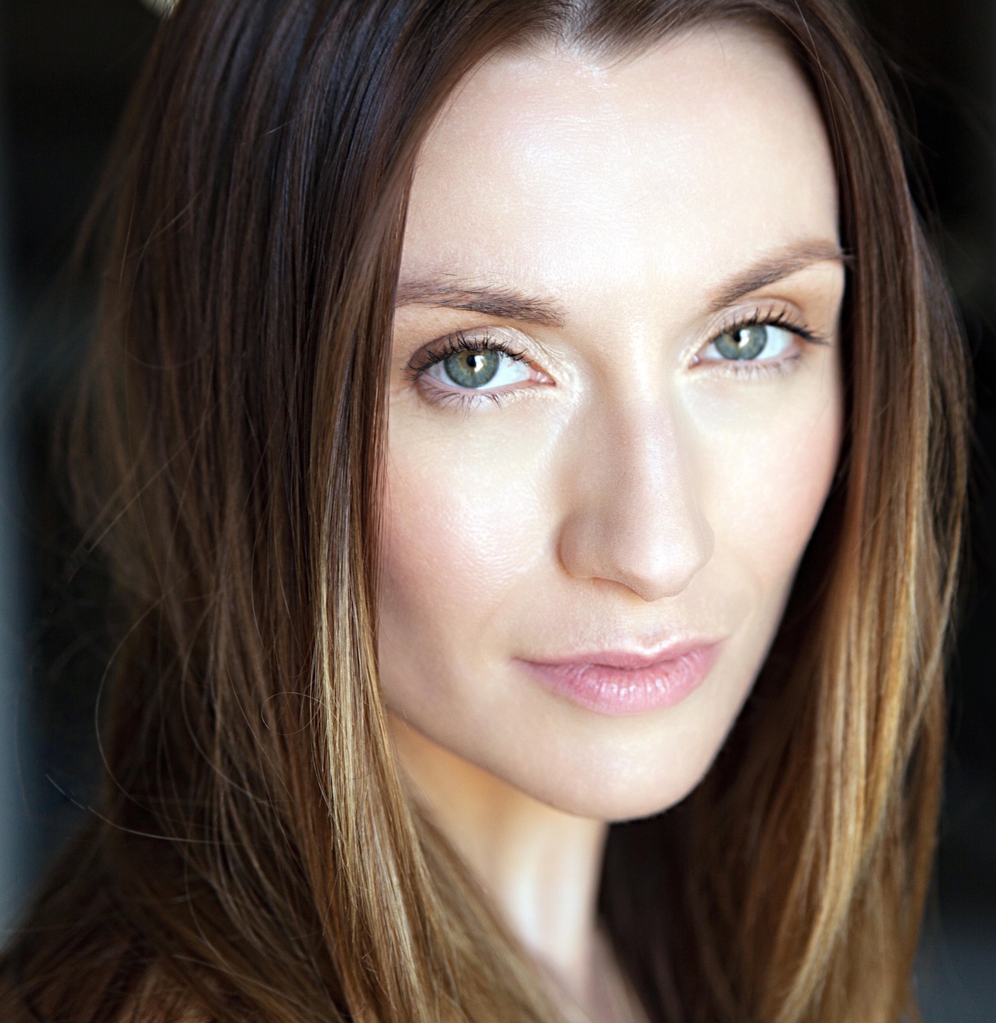 actor Emma Clifford large photo