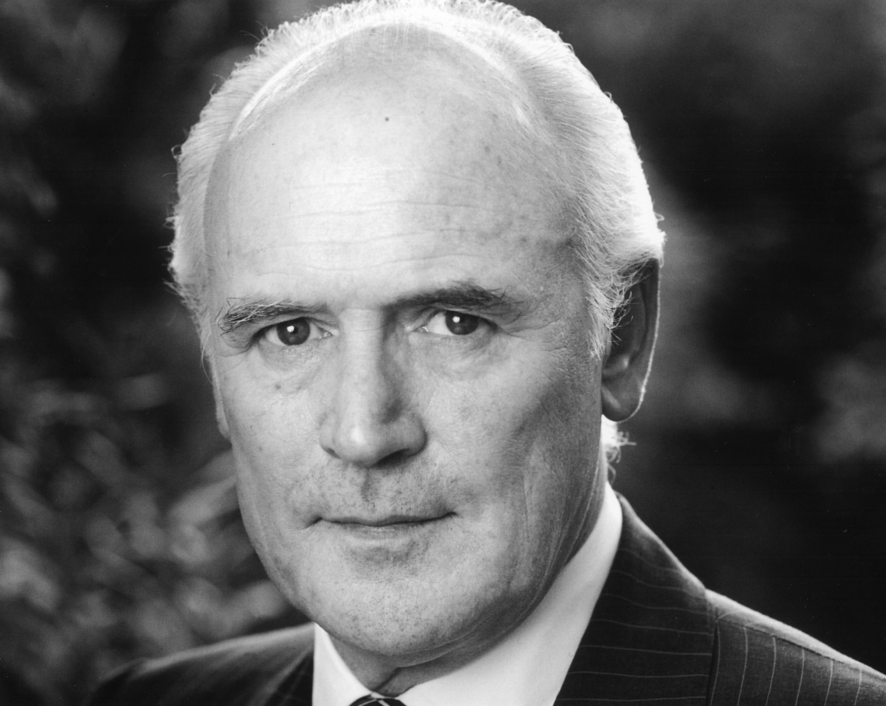 actor Terence Harvey large photo