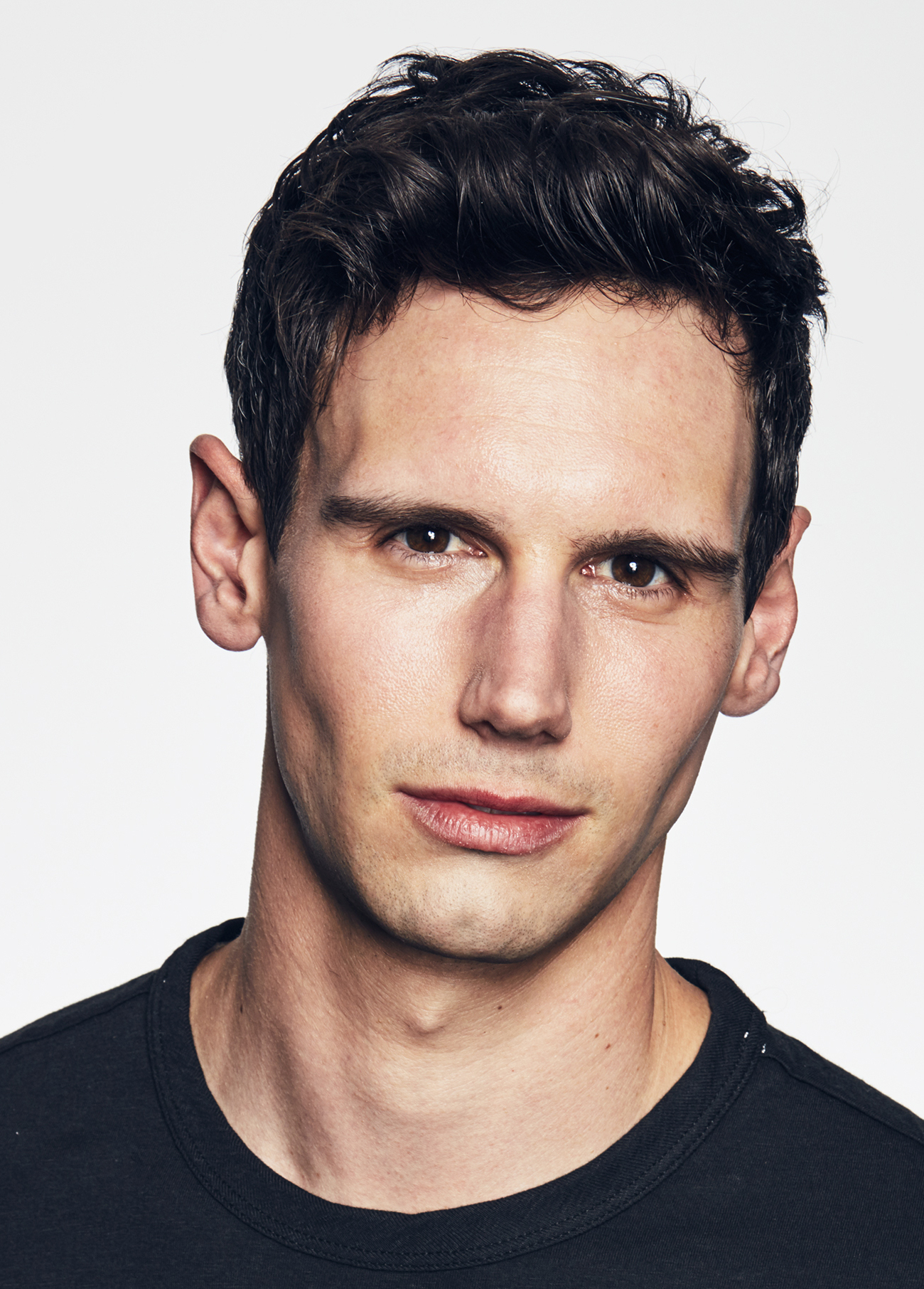 actor Cory Michael Smith large photo