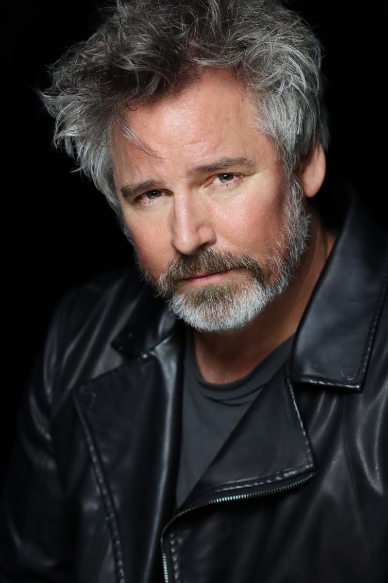 actor Dan Gauthier large photo