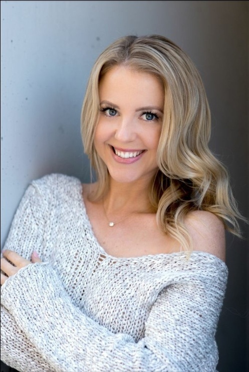 actor Chelan Simmons large photo