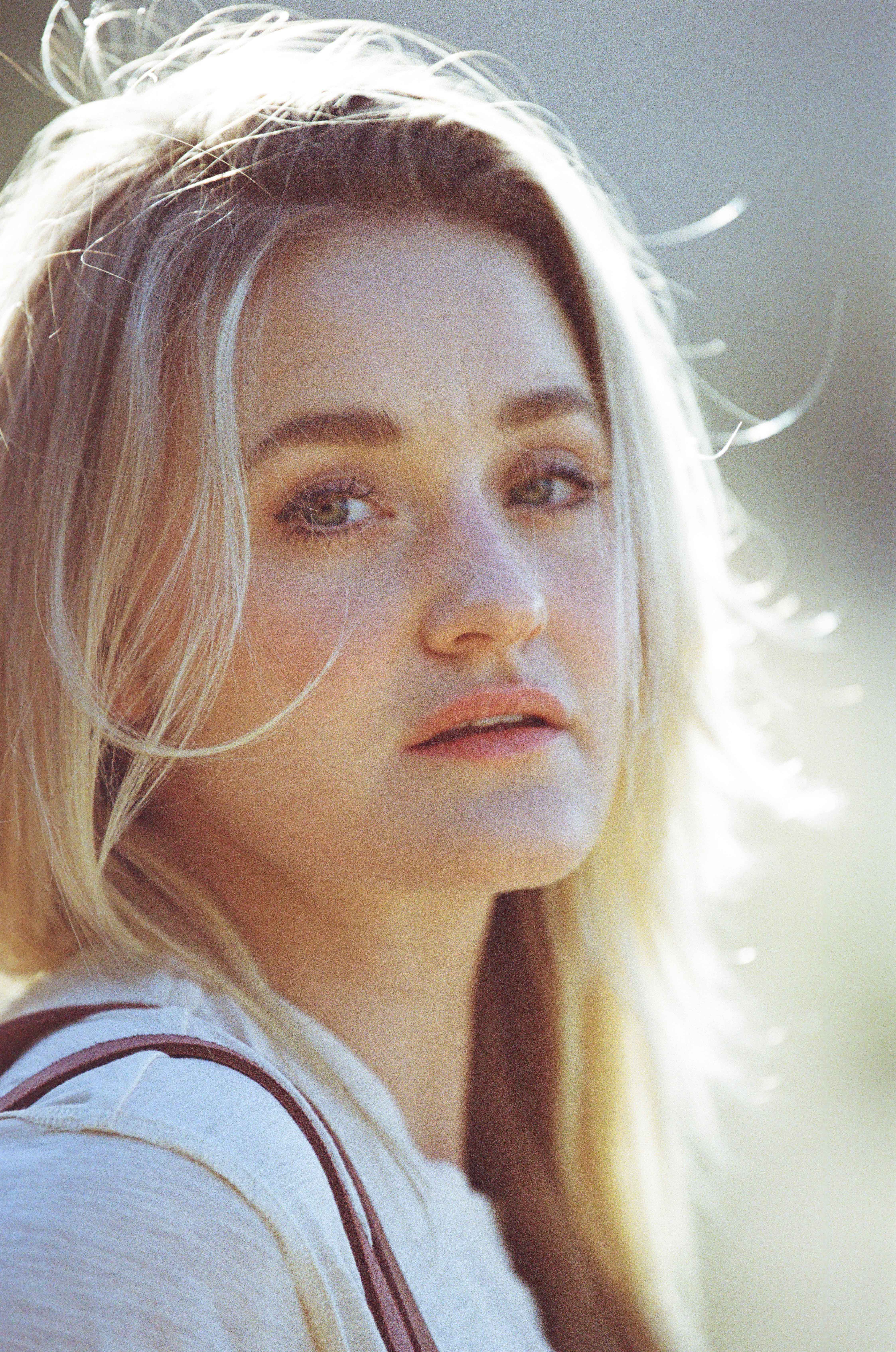 actor AJ Michalka large photo