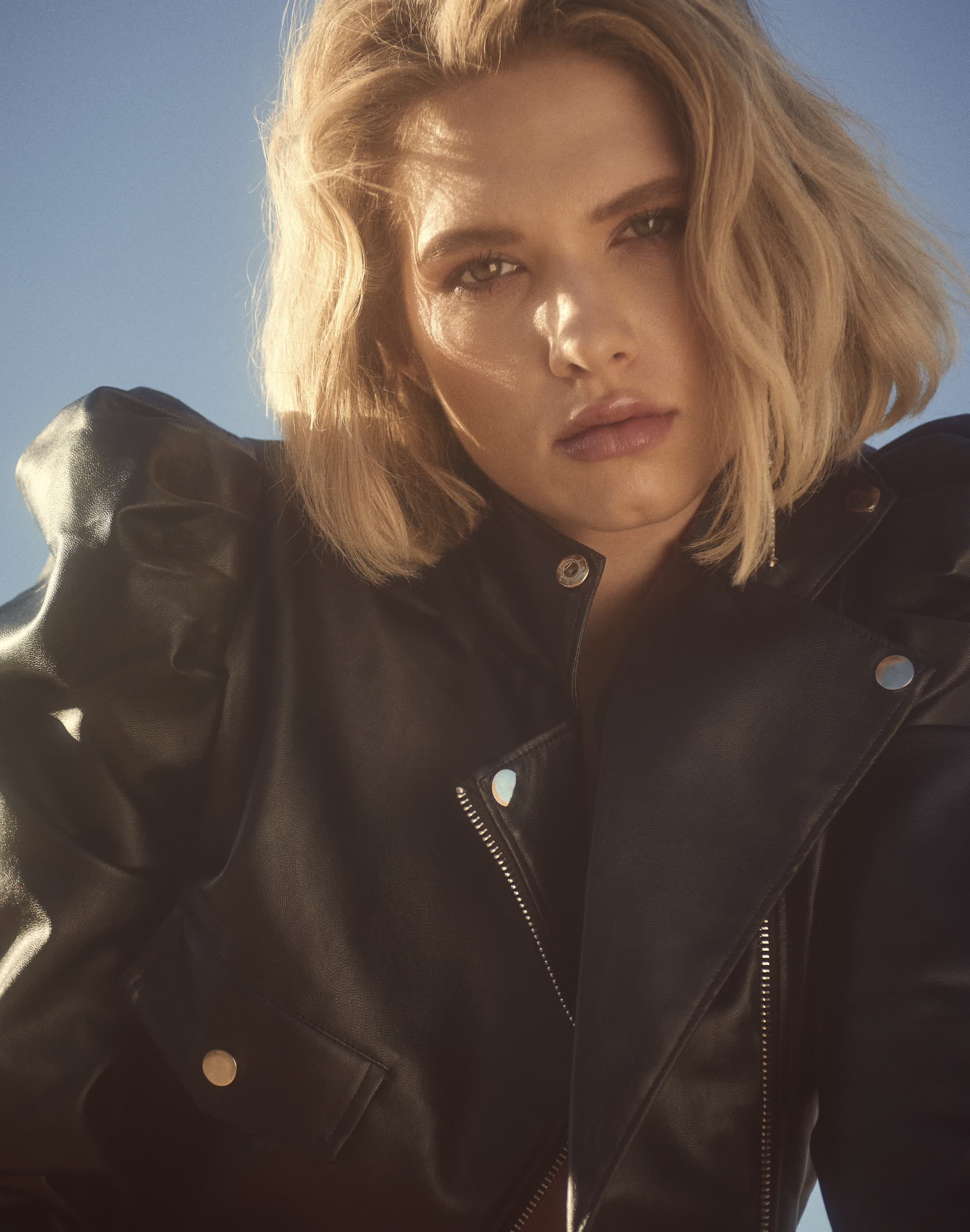 actor Claudia Lee large photo