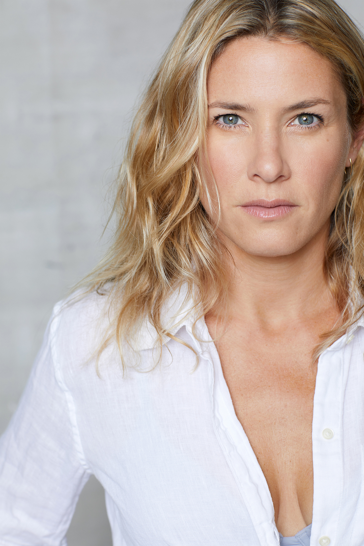 actor Jessica Lindsey large photo