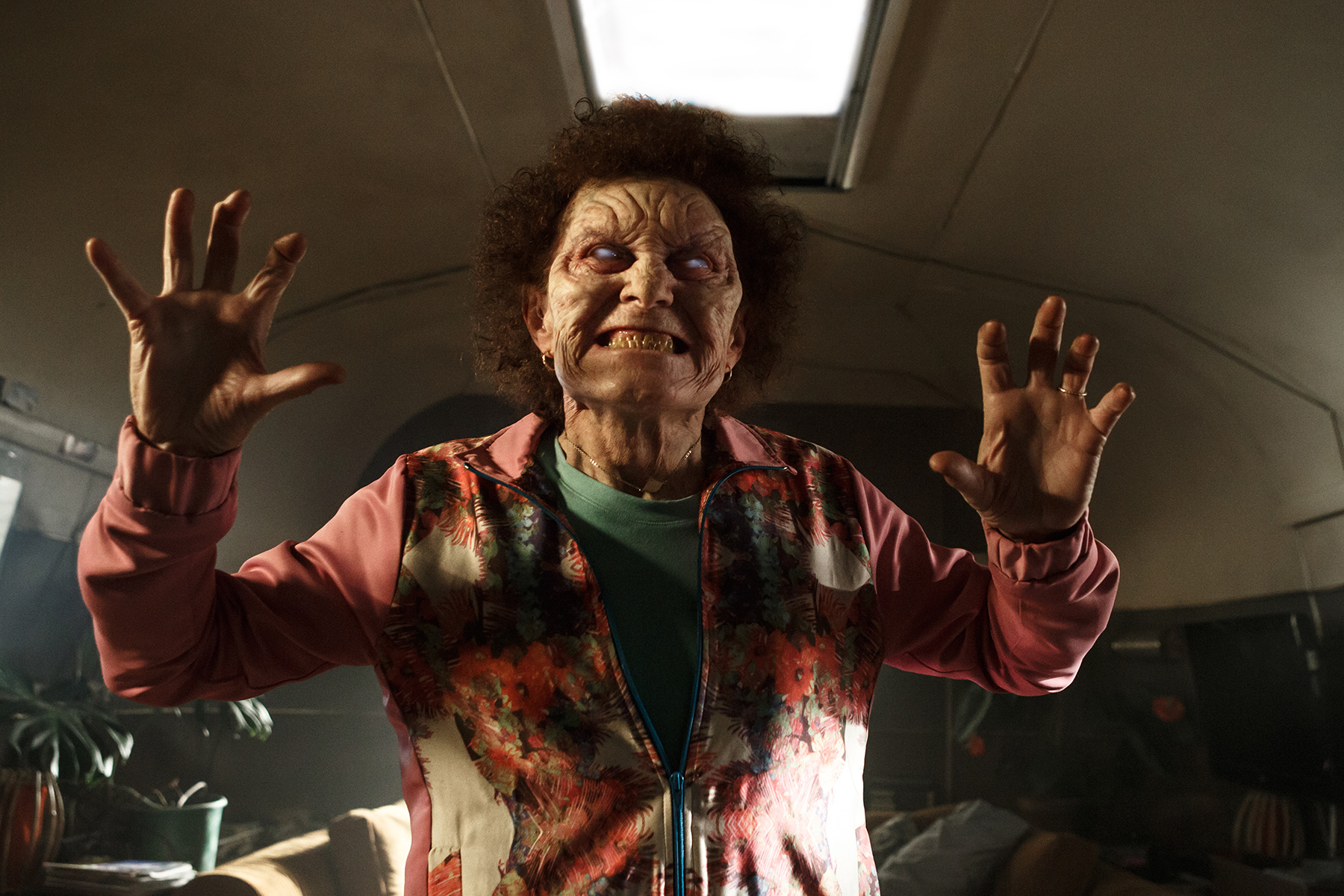 actor Sian Davis large photo