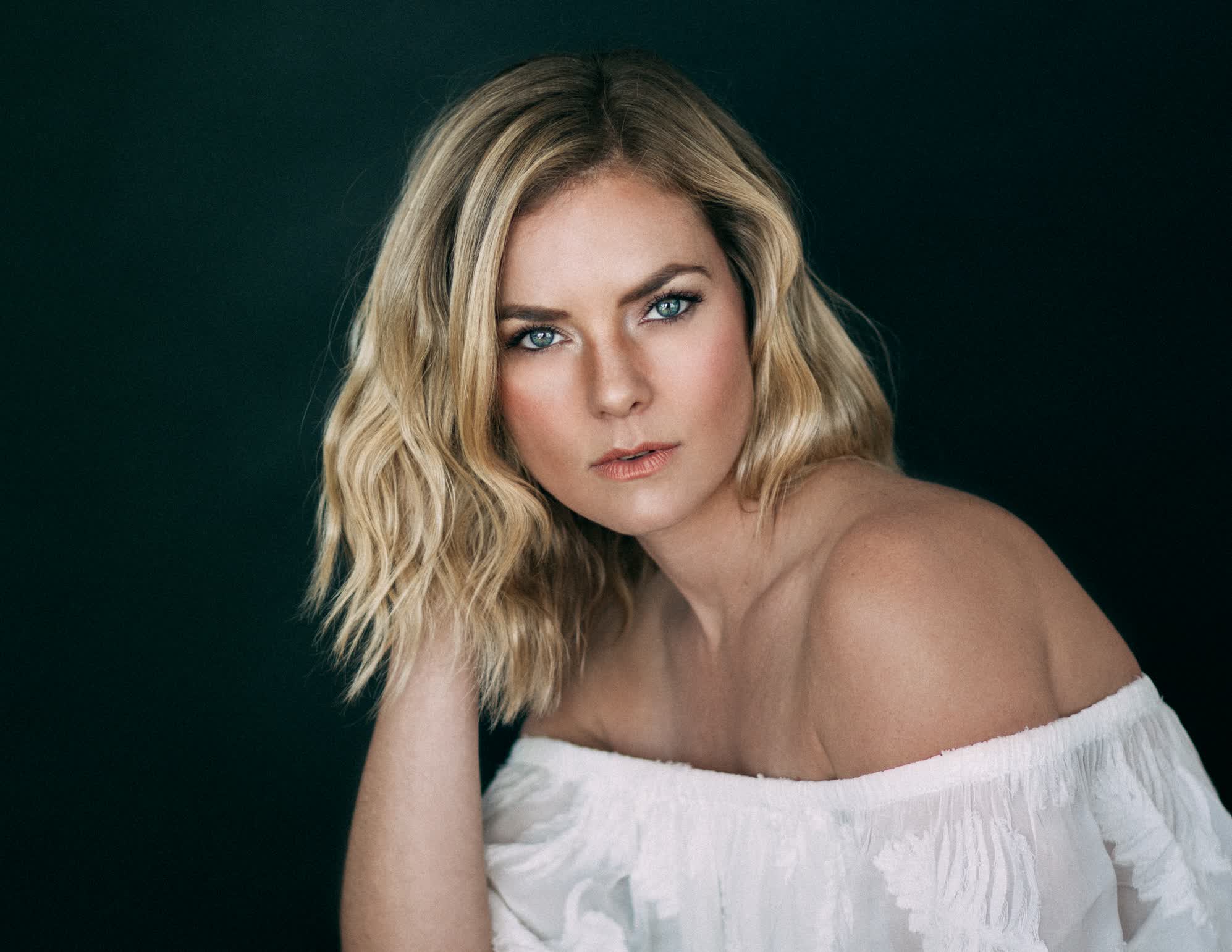 actor Cindy Busby large photo