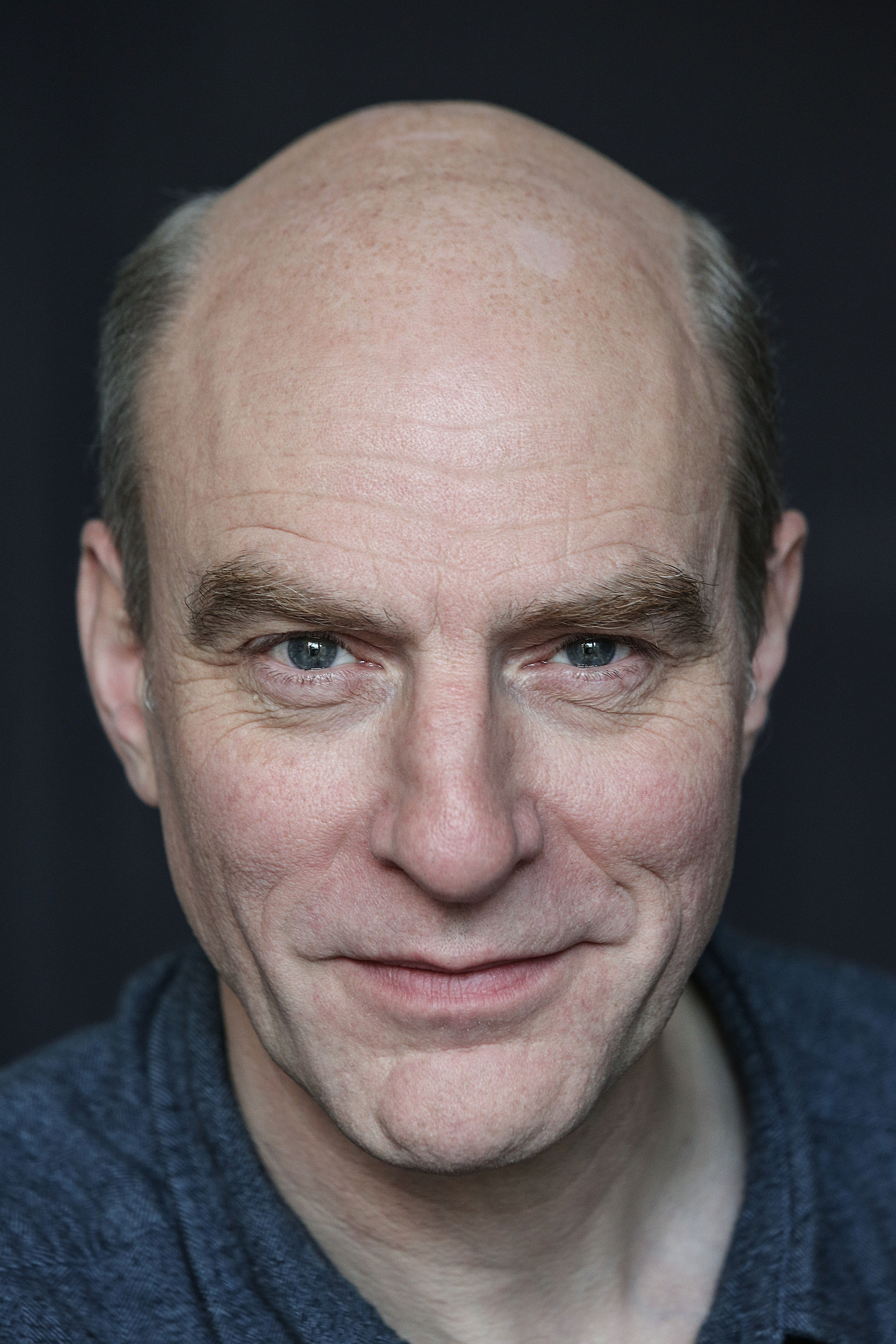 actor Simon Kunz large photo