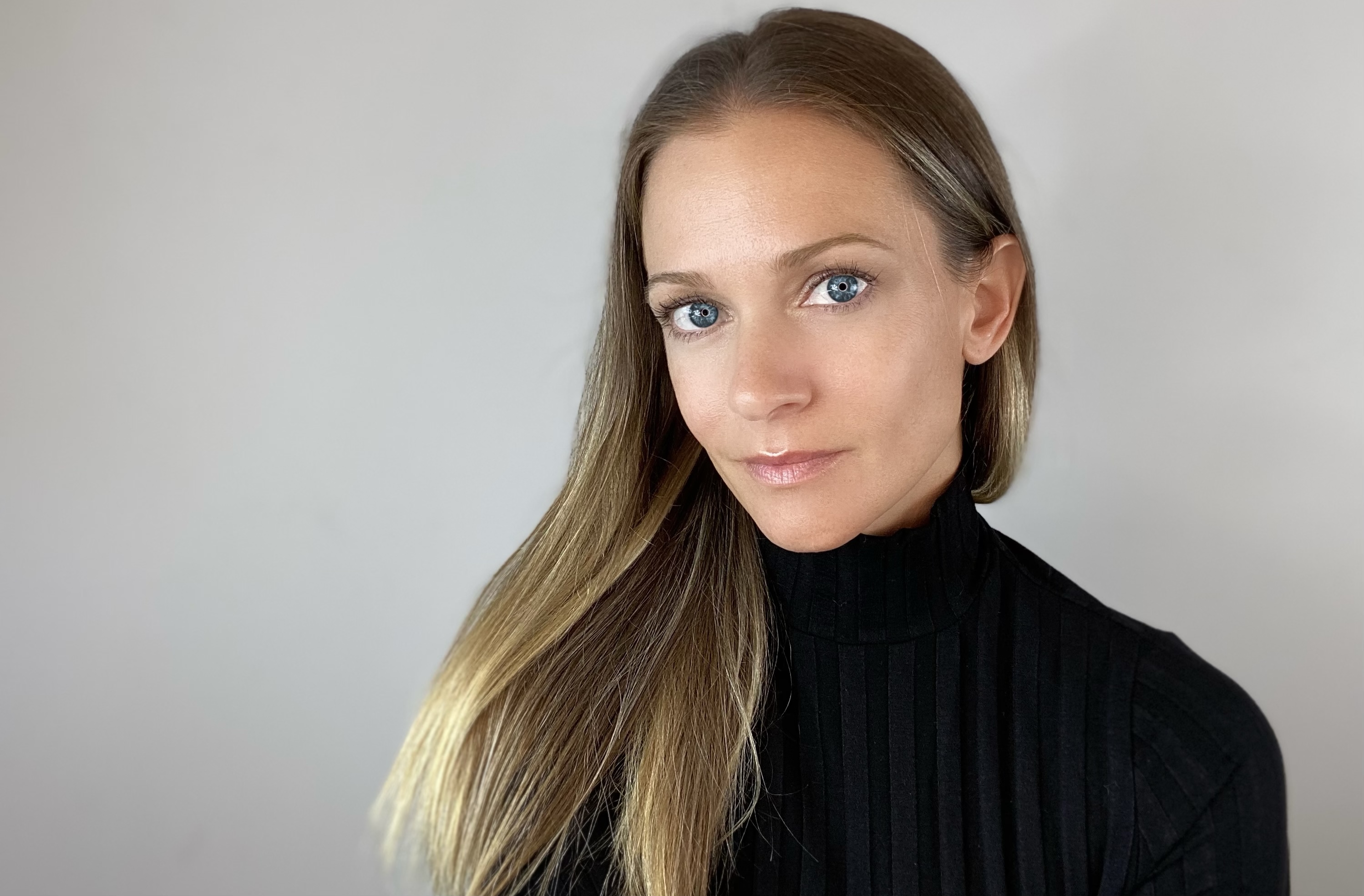 actor A.J. Cook large photo