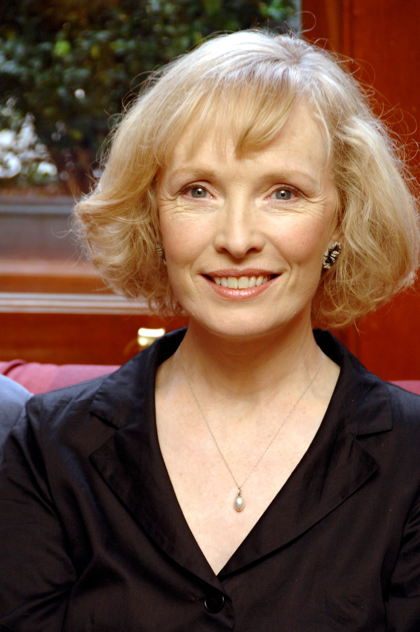 actor Lindsay Duncan large photo