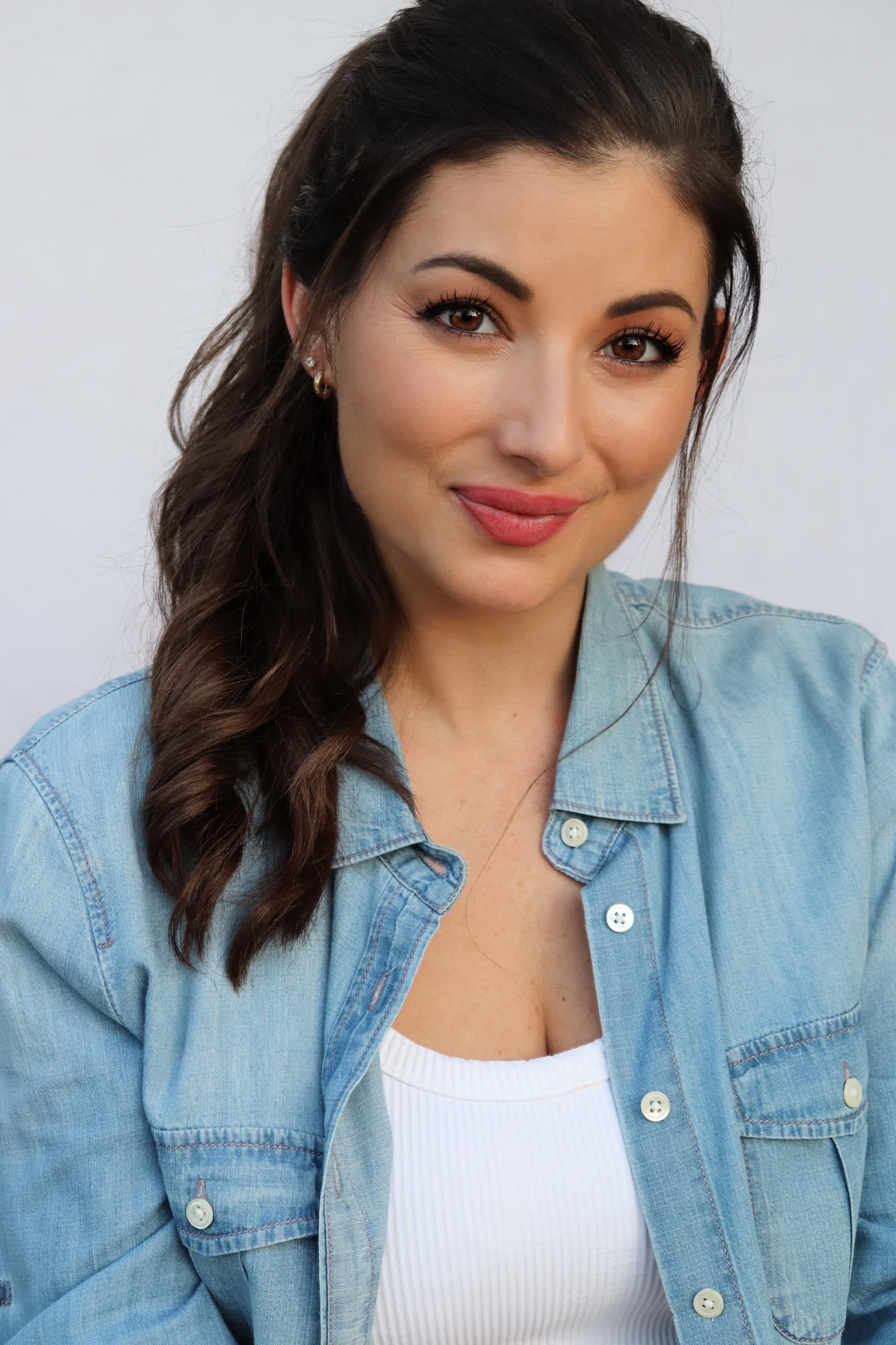 actor Ashton Leigh large photo