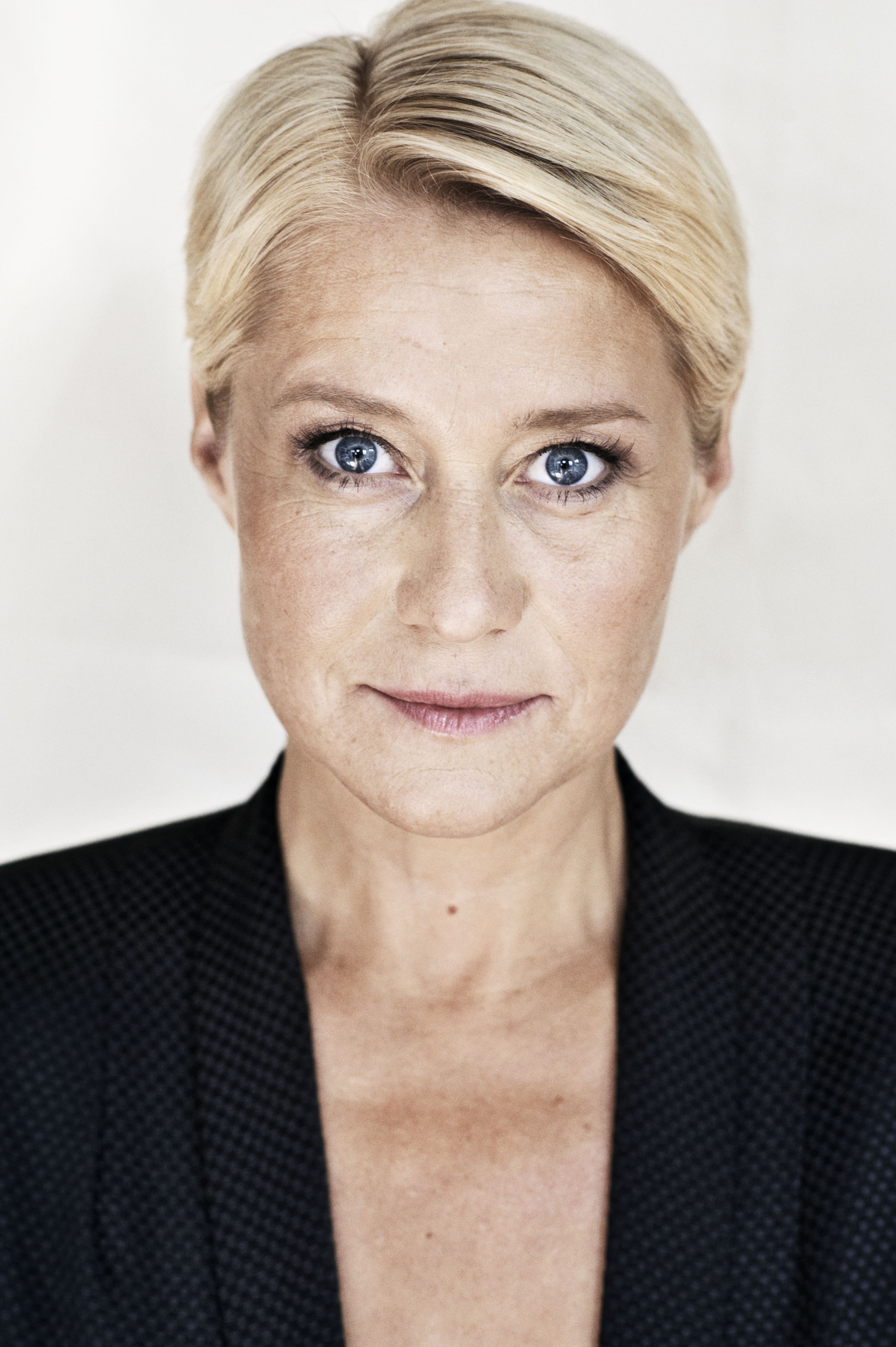 actor Trine Dyrholm large photo