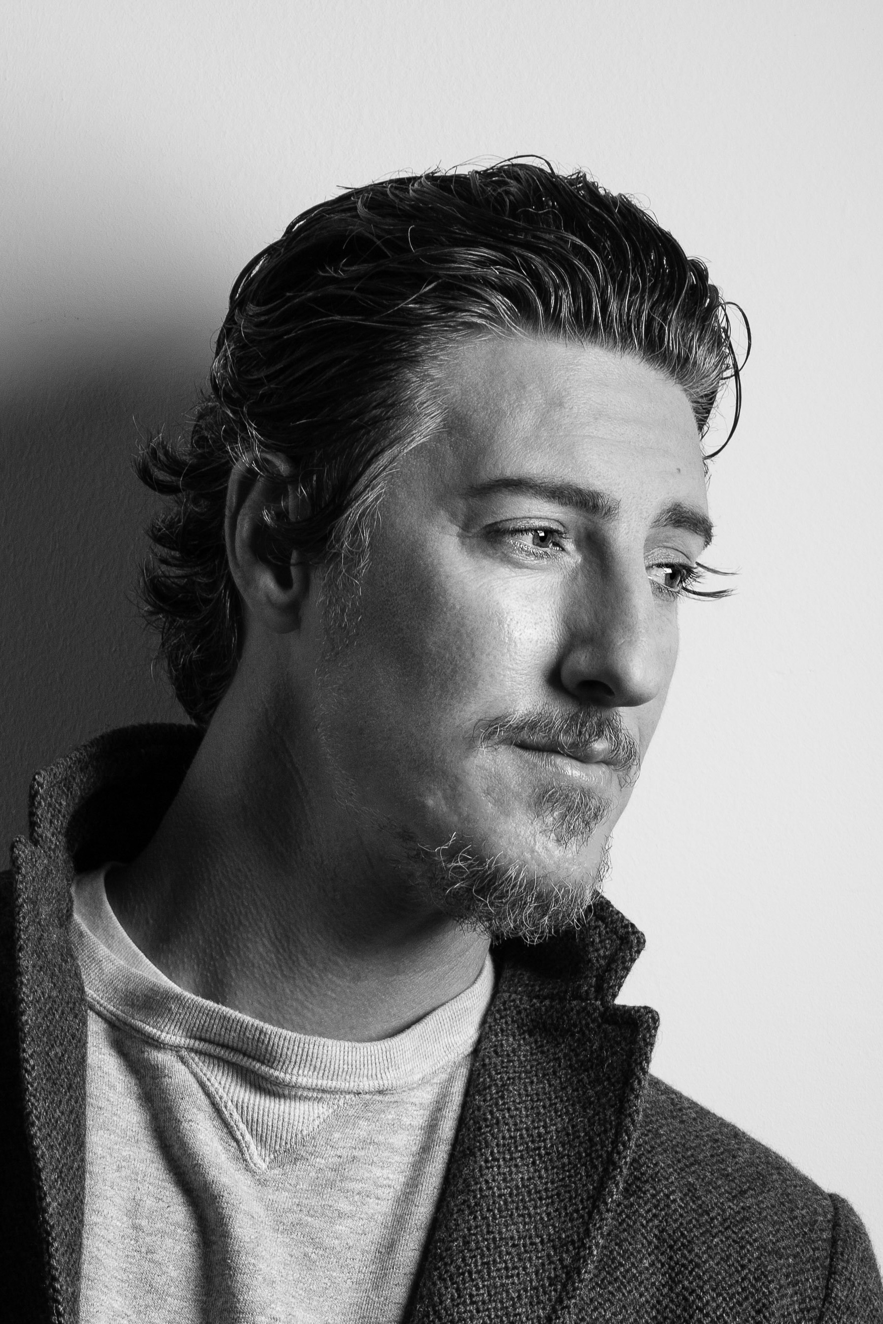 actor Eric Balfour large photo