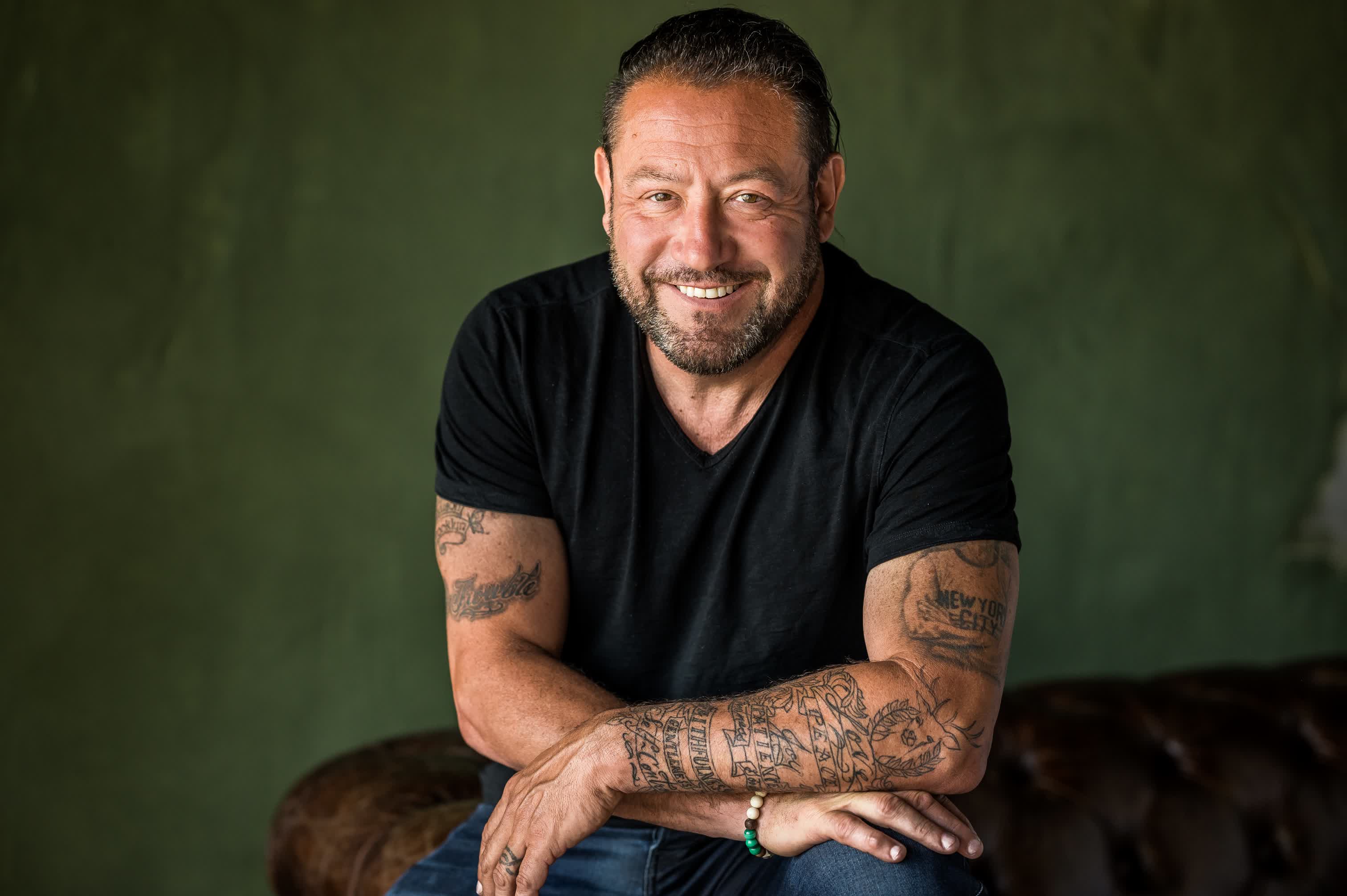 actor Joe Parro large photo