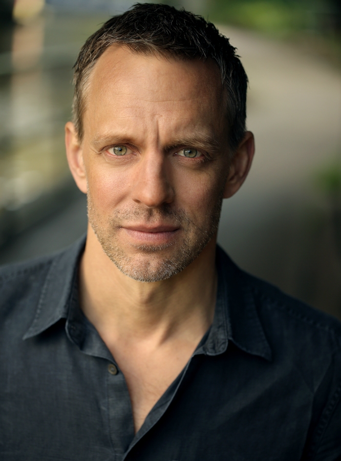 actor Trevor White large photo