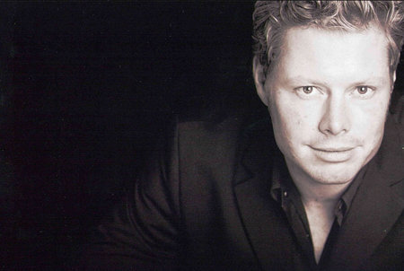 actor David Richmond-Peck large photo