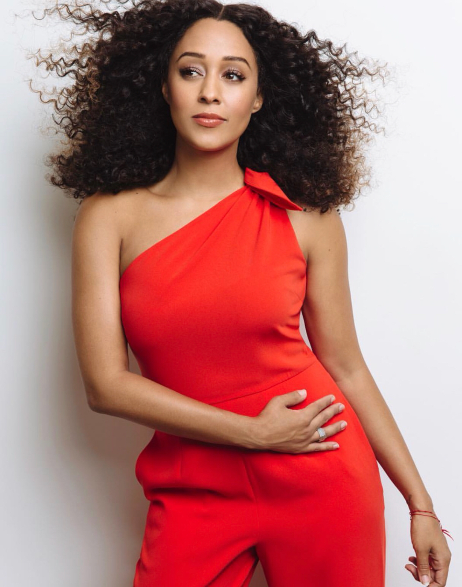 actor Tia Mowry-Hardrict large photo