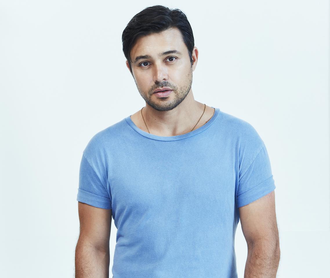 actor Yani Gellman large photo