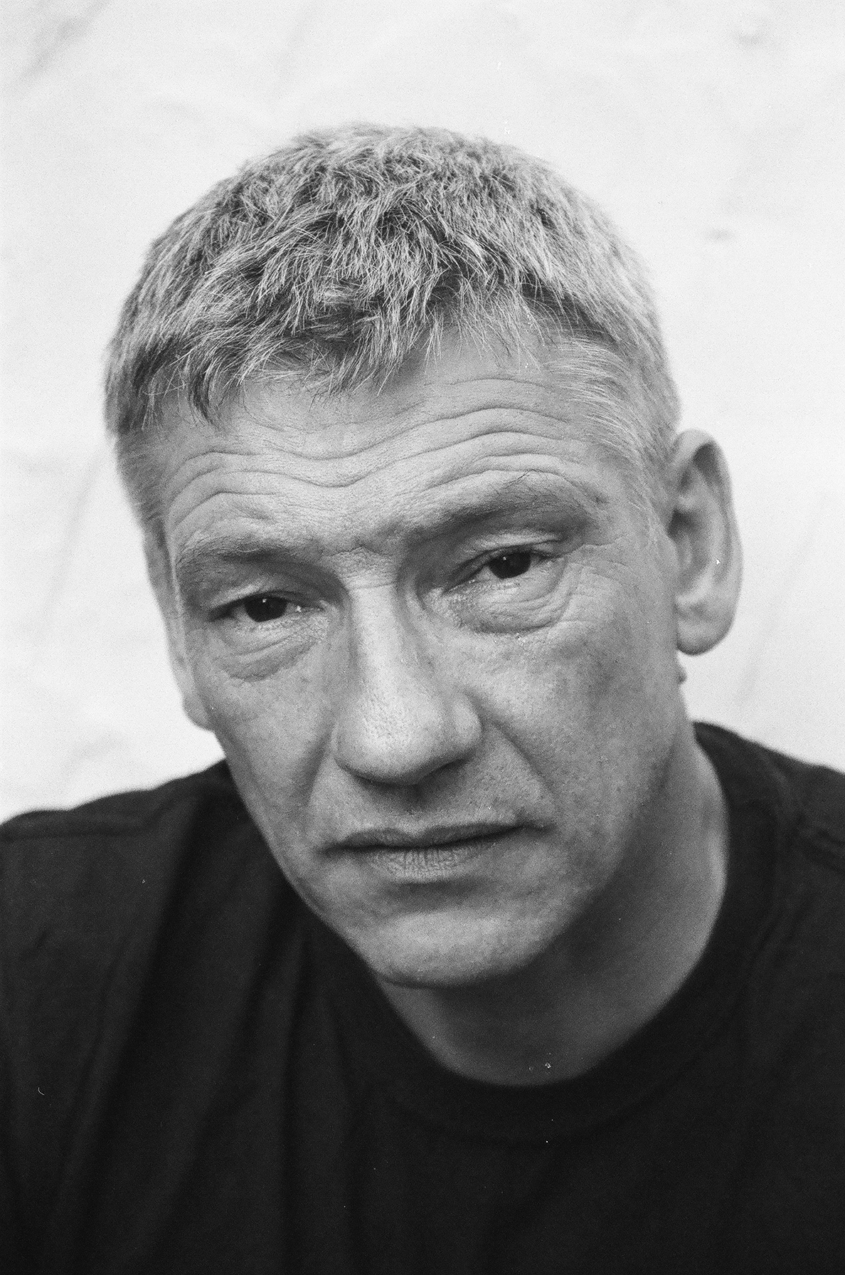 actor Simon Armstrong large photo