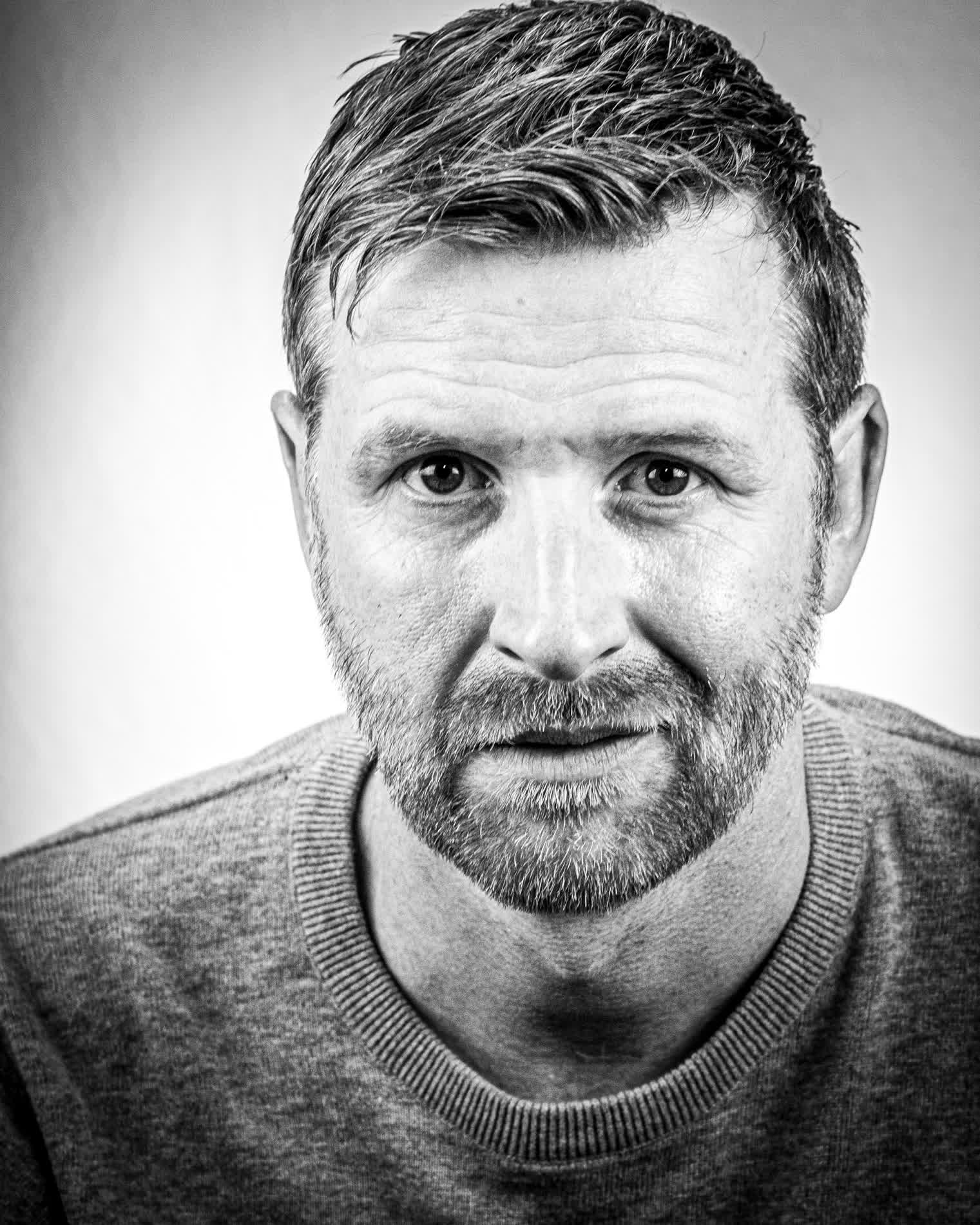 actor Damian O'Hare large photo