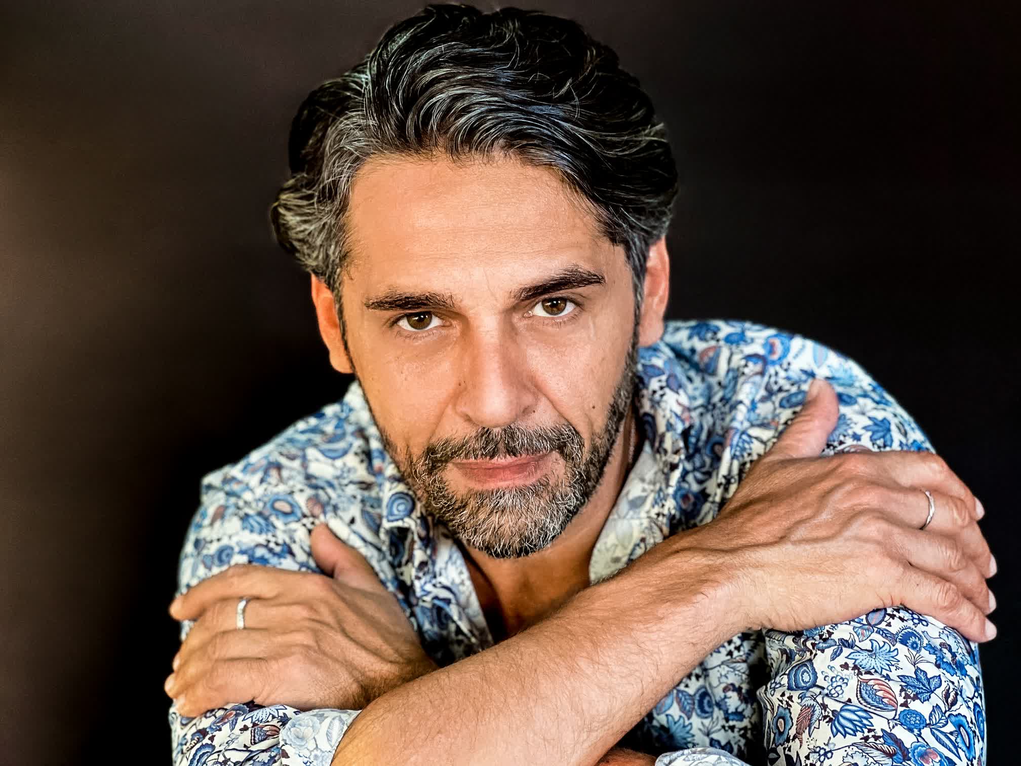 actor Oscar Foronda large photo