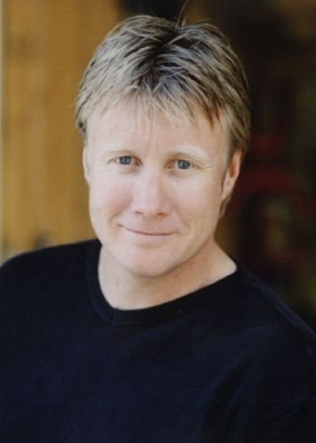 actor Stephen Strachan large photo