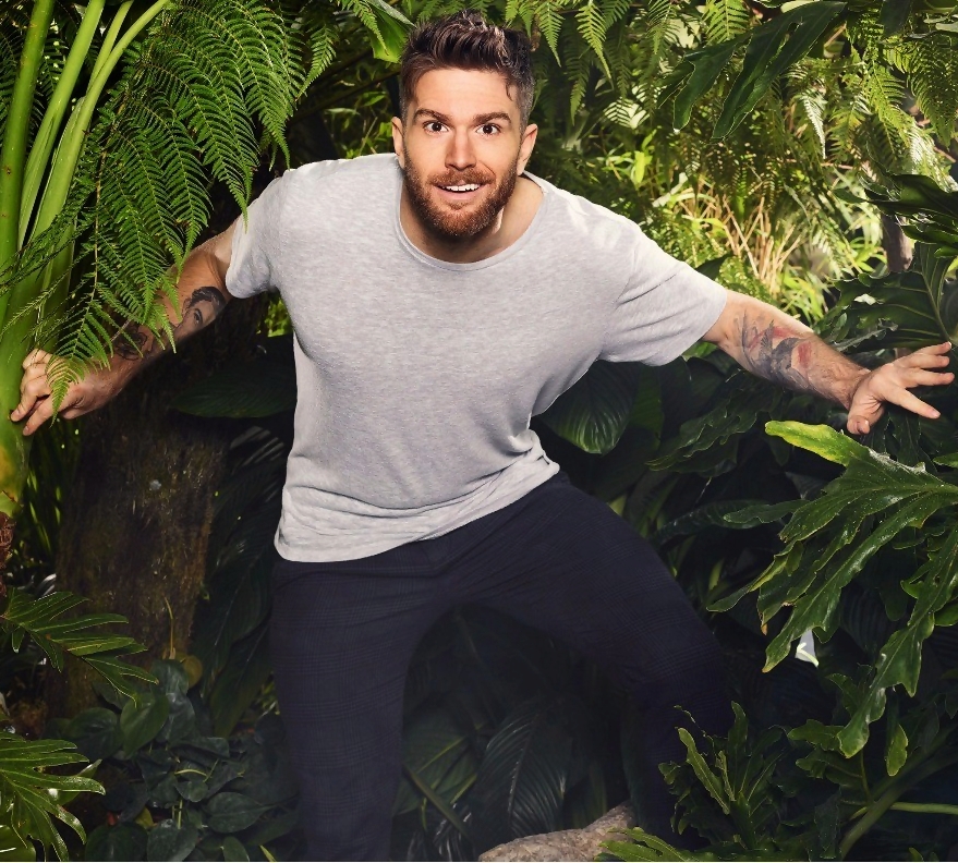 actor Joel Dommett large photo