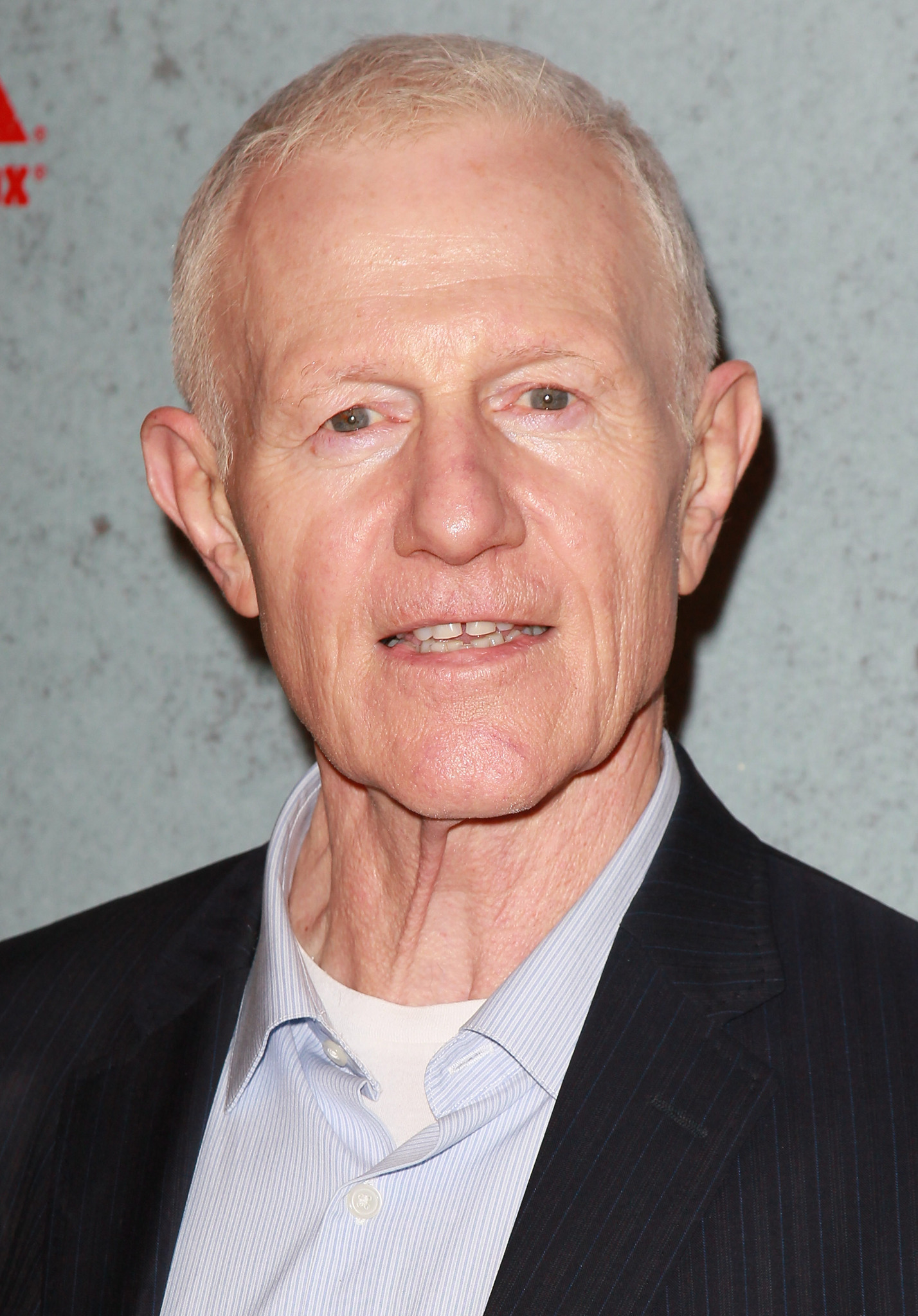 actor Raymond J. Barry large photo