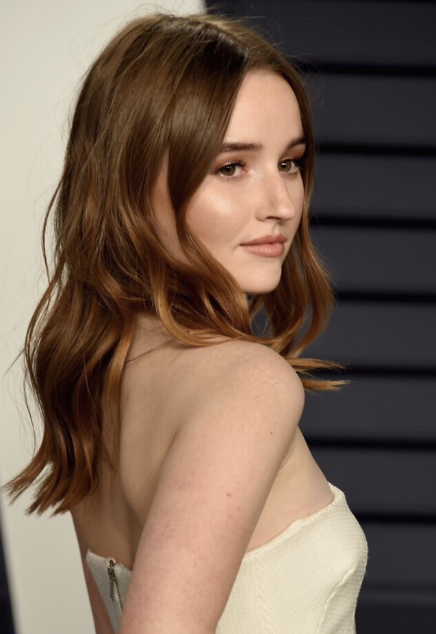 actor Kaitlyn Dever large photo