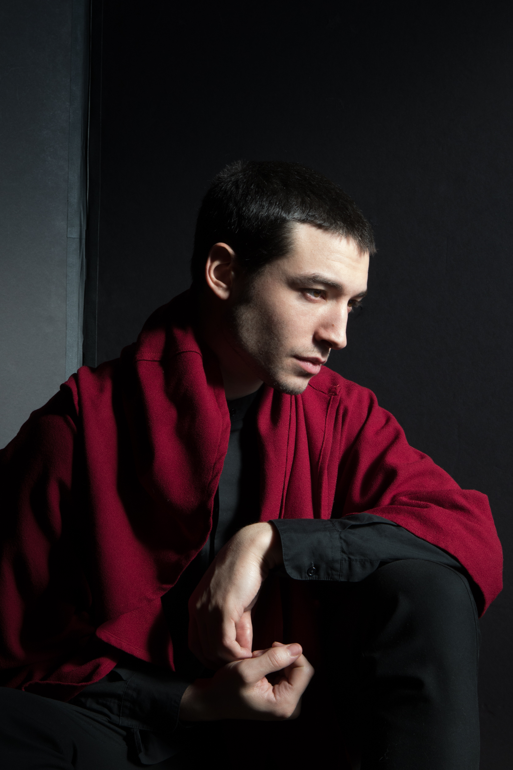 actor Ezra Miller large photo