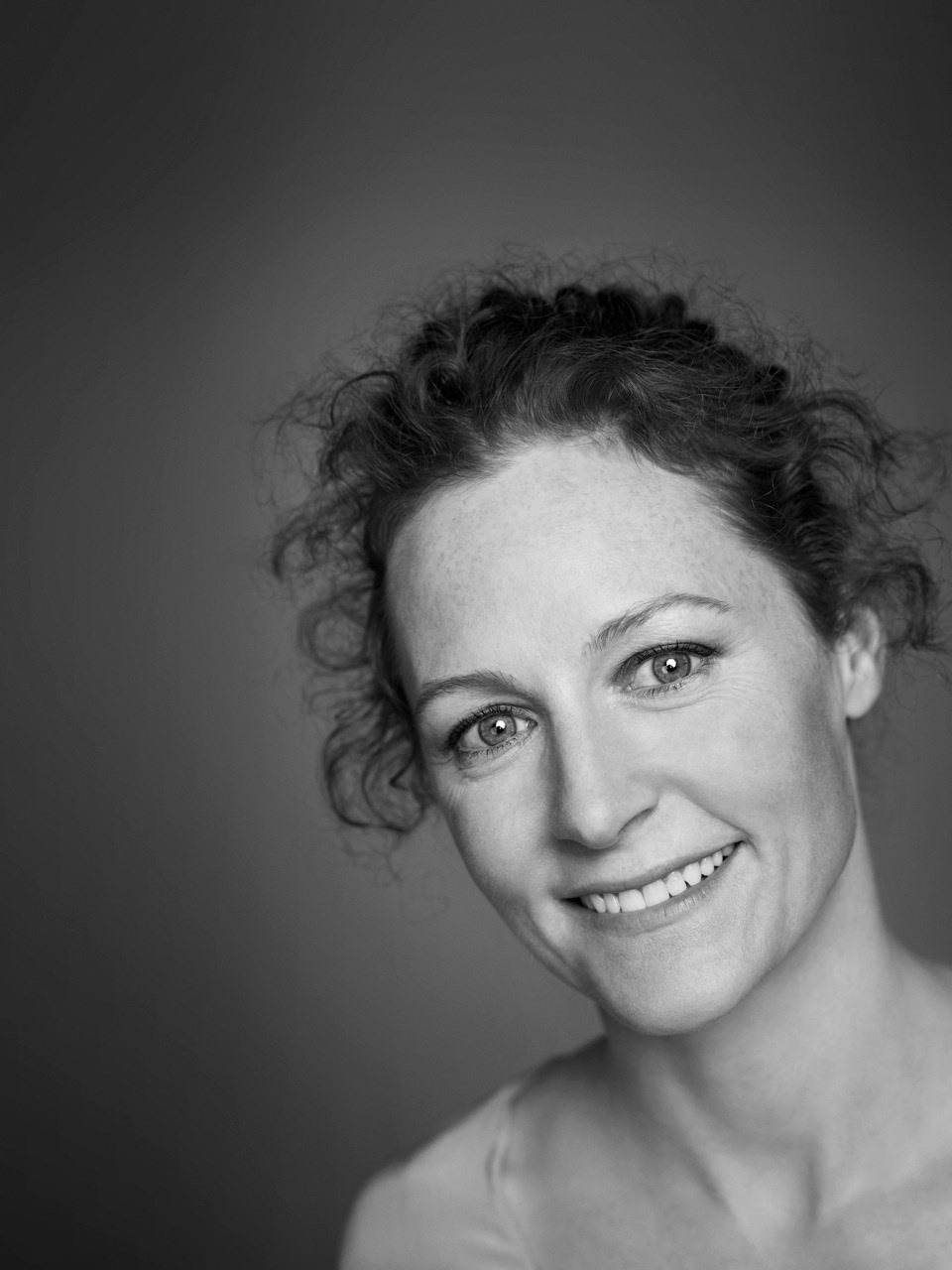 actor Geraldine Somerville large photo