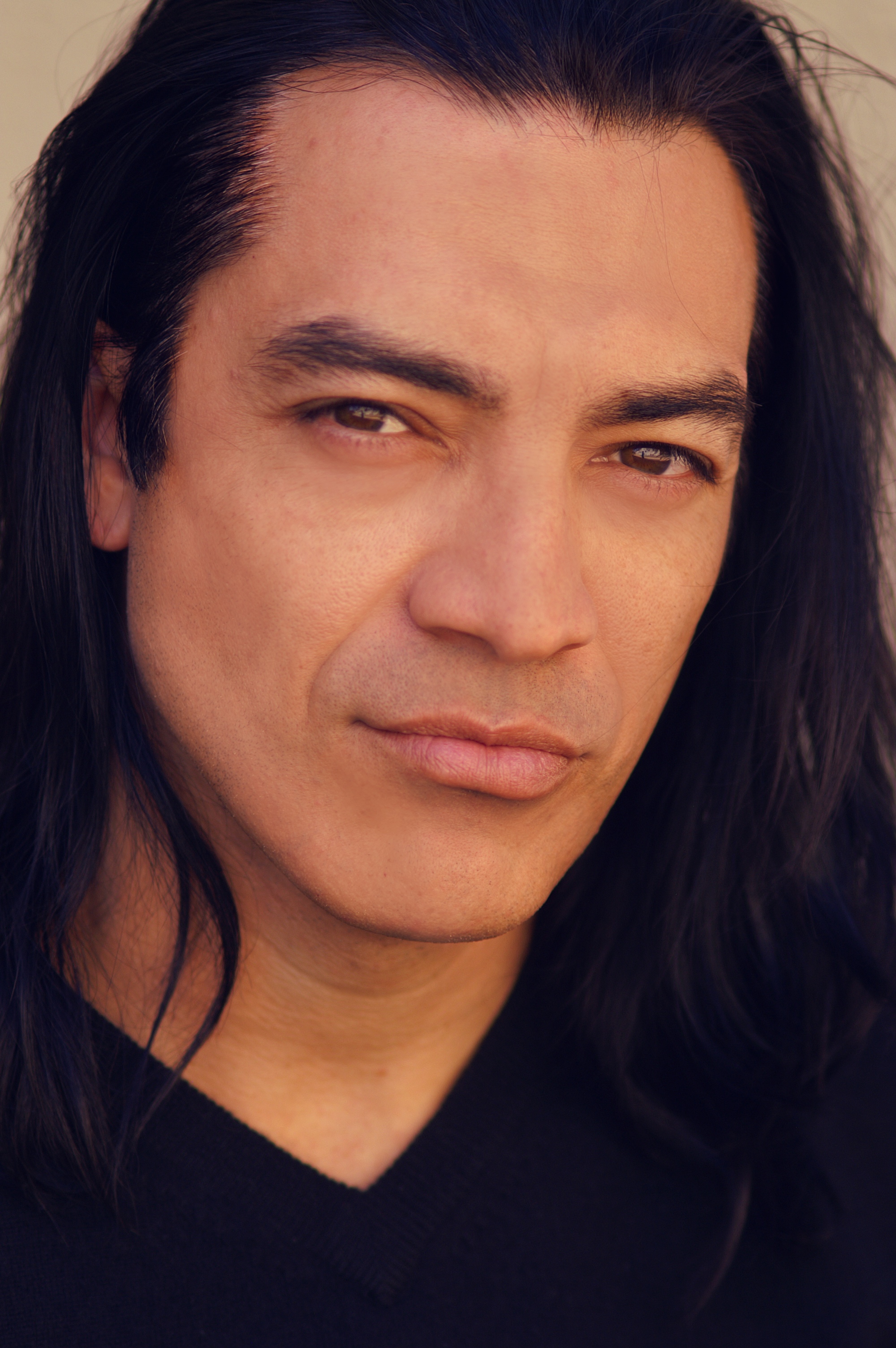 actor Robert Arevalo large photo