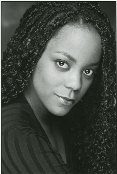 actor Lucinda Davis large photo