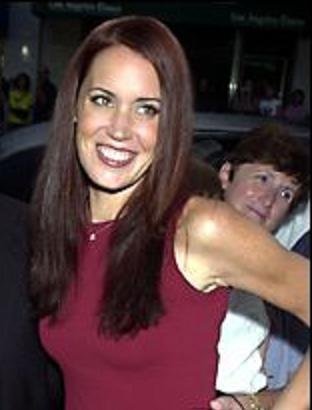 actor Jennifer Schwalbach Smith large photo