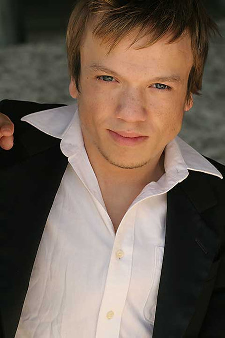 actor Mikey Post large photo