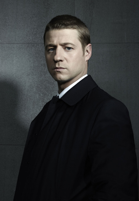 actor Ben McKenzie large photo