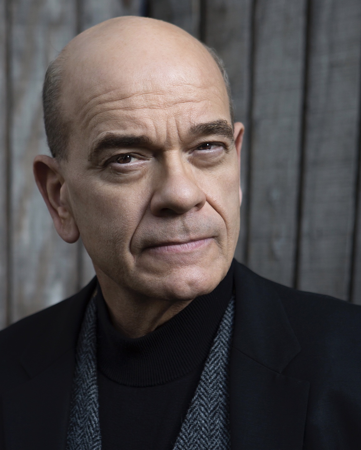 actor Robert Picardo large photo