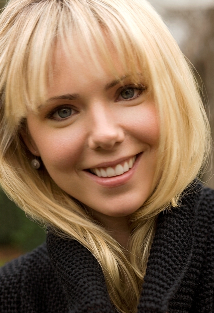 actor Collette Wolfe large photo