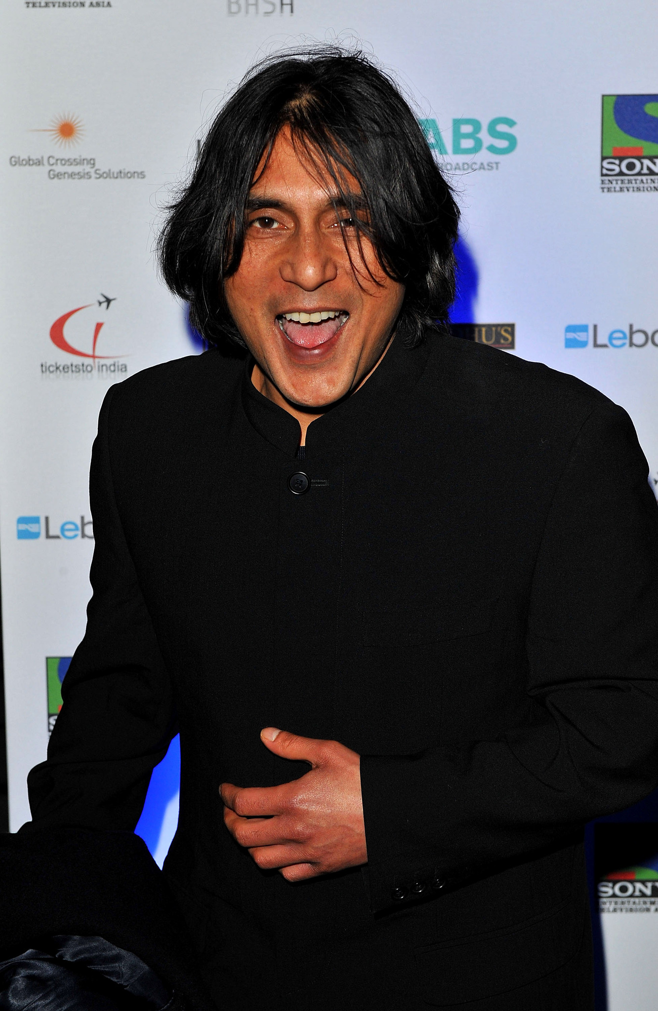 actor Ramon Tikaram large photo