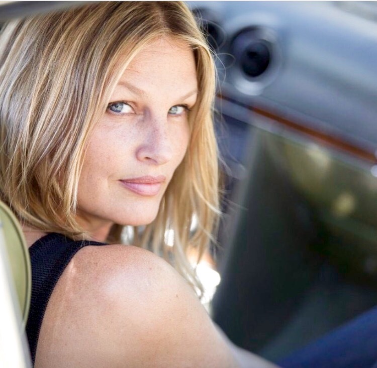 actor Caroline Barclay large photo