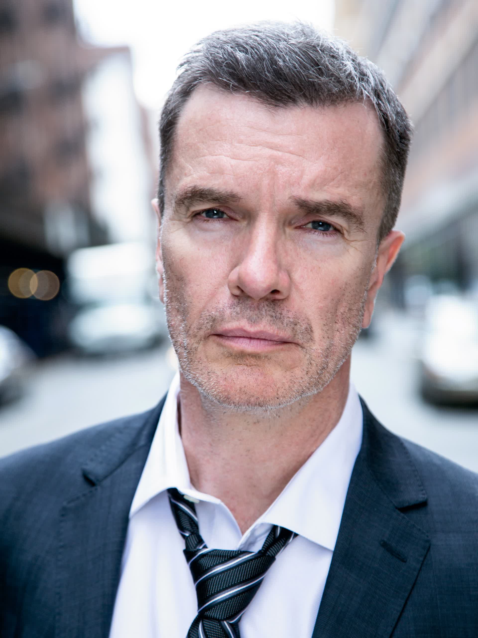 actor Christopher Shyer large photo