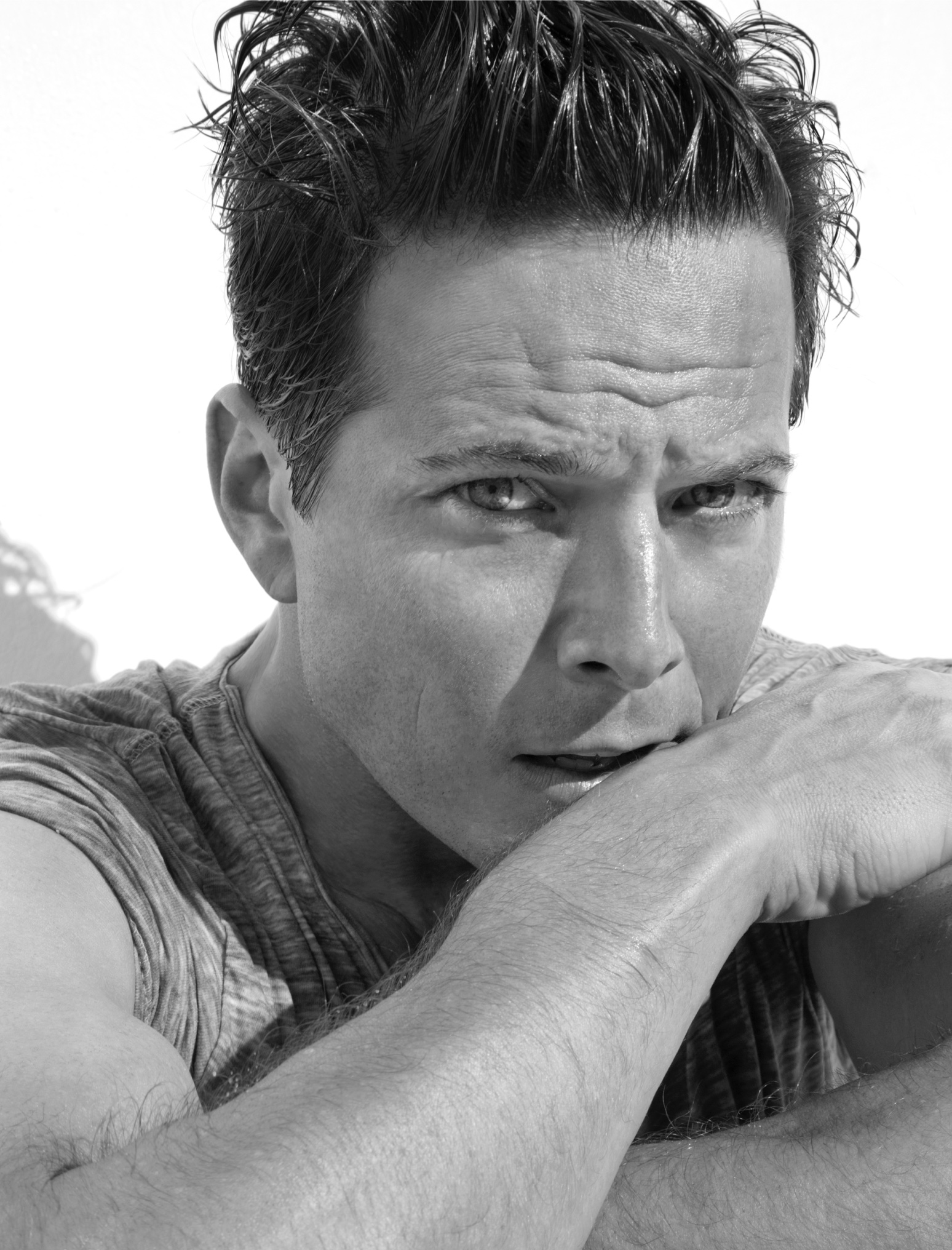actor Scott Wolf large photo
