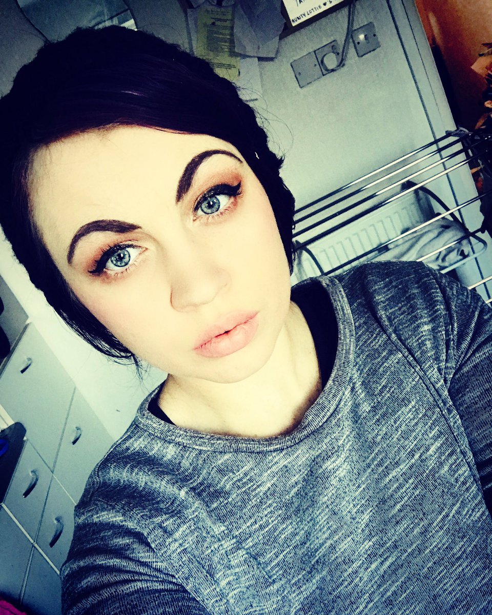 actor Megan Burns large photo