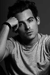 actor Kevin Zegers large photo