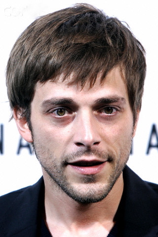 actor Julien Baumgartner large photo