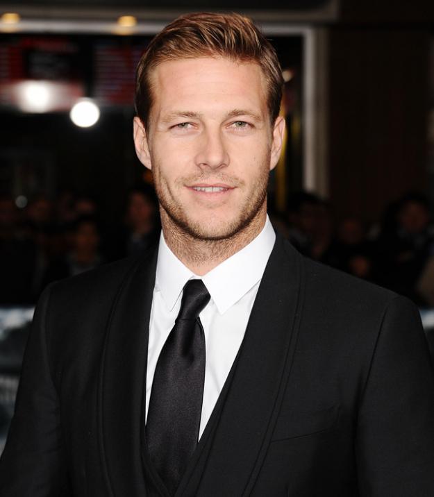 actor Luke Bracey large photo